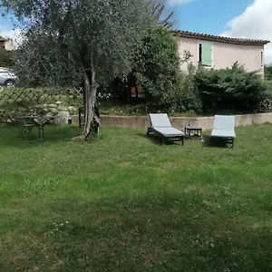 https://studio-au-milieu-d-une-oliveraie.fr-provencehotel.com